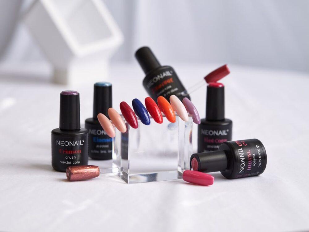 Manicure z lakierami Neonail