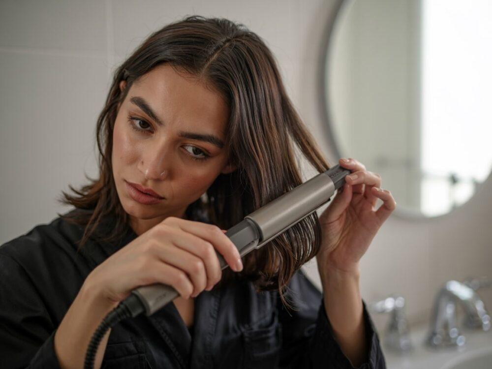 Stylizacja włosów prostownicą