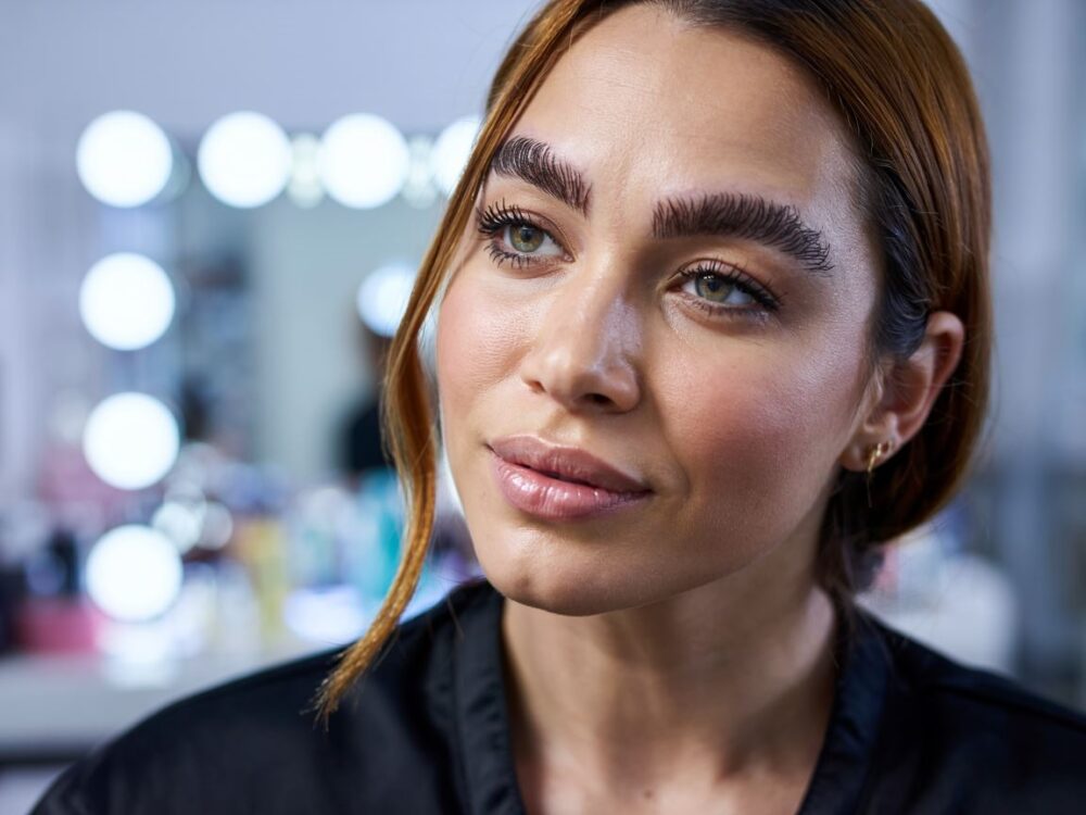 brwi do okrągłej twarzy