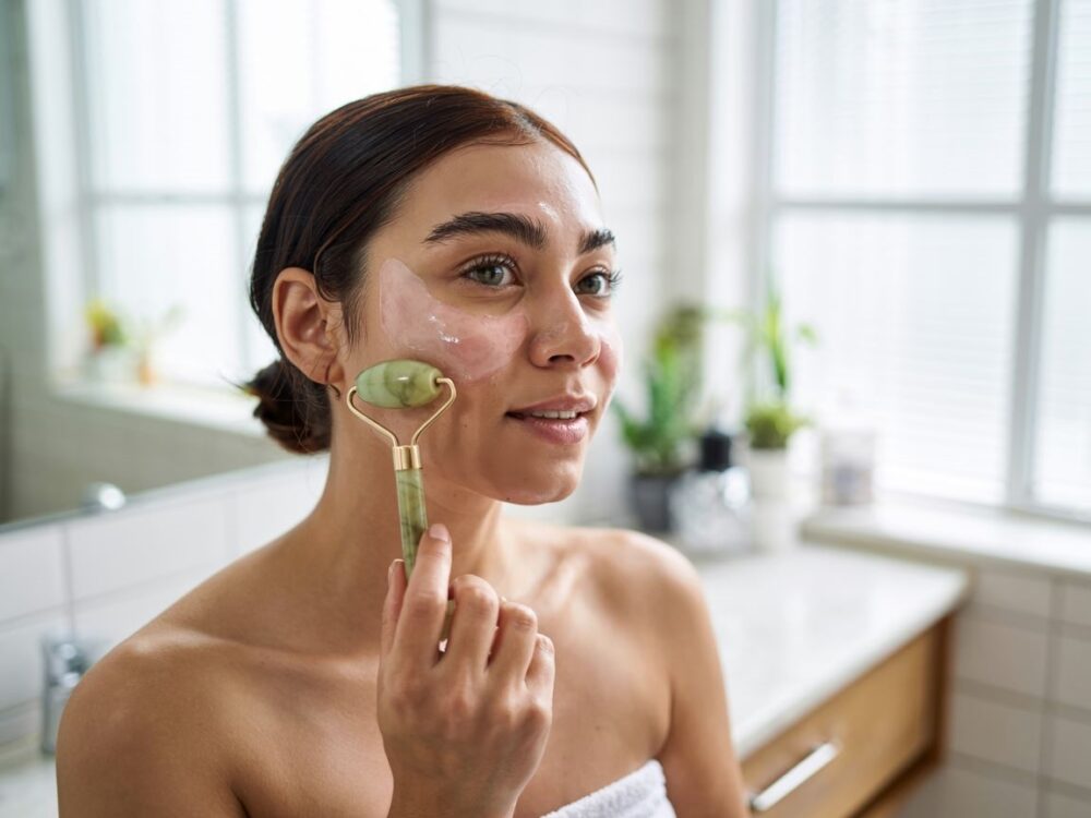 masaż twarzy jadeitem