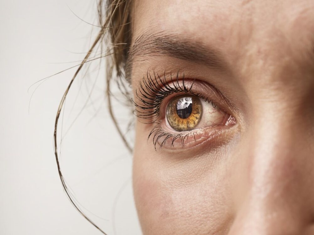 oko z rzęsami