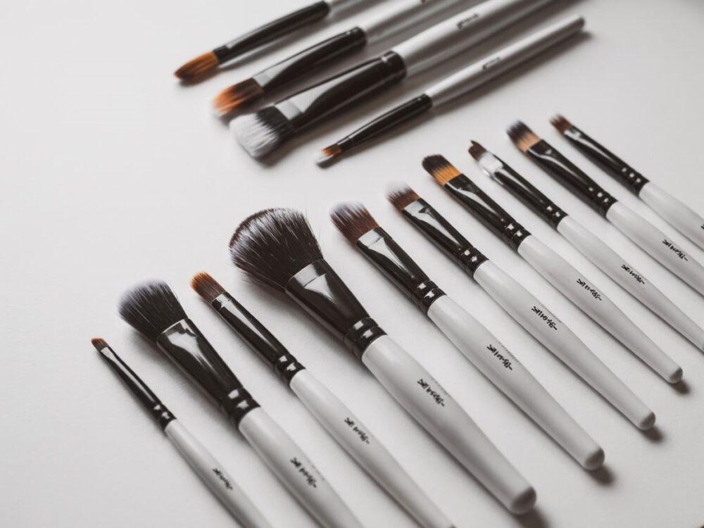 profesjonalne pędzle do konturowania