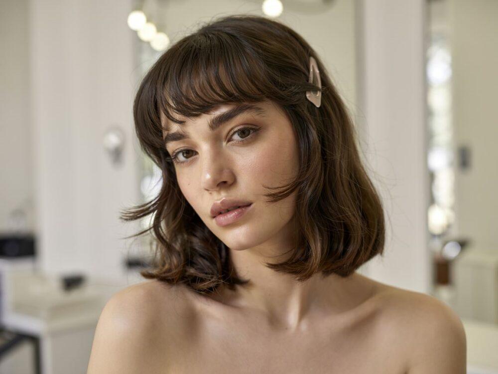 propozycje grzywek dla okrągłej twarzy