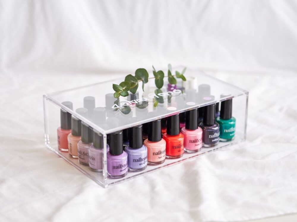 przechowywanie lakierów do paznokci