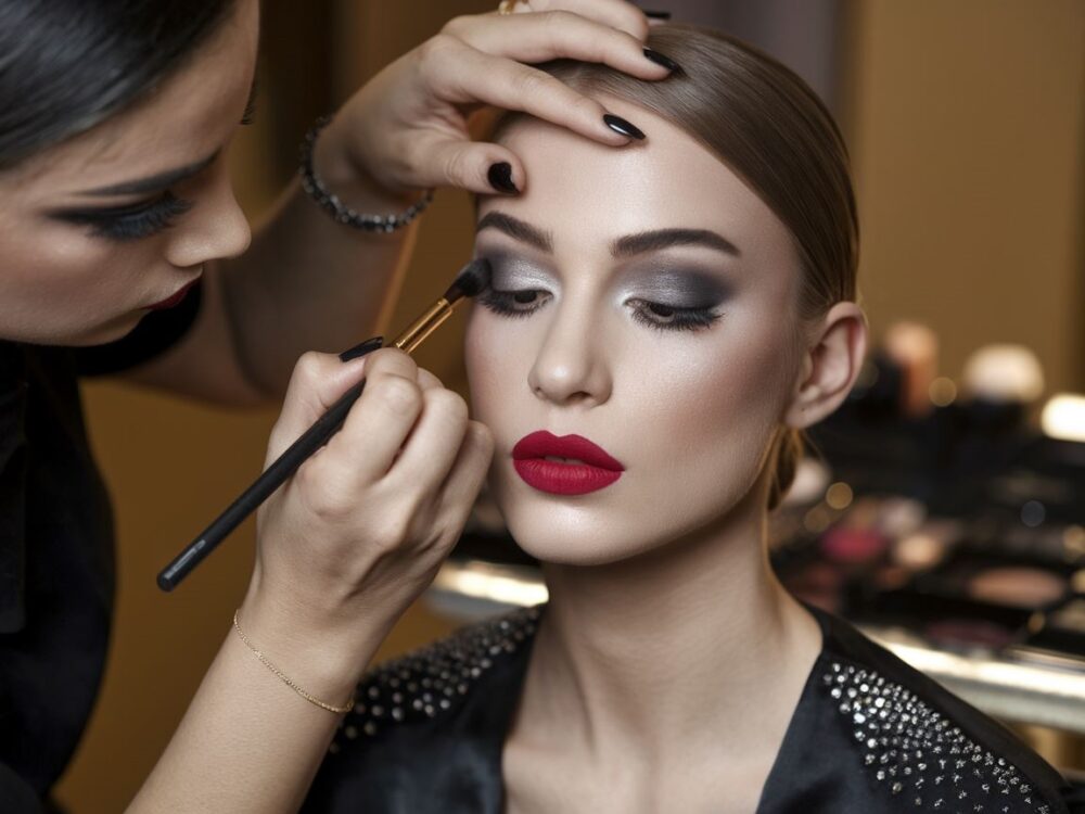 smoky eyes